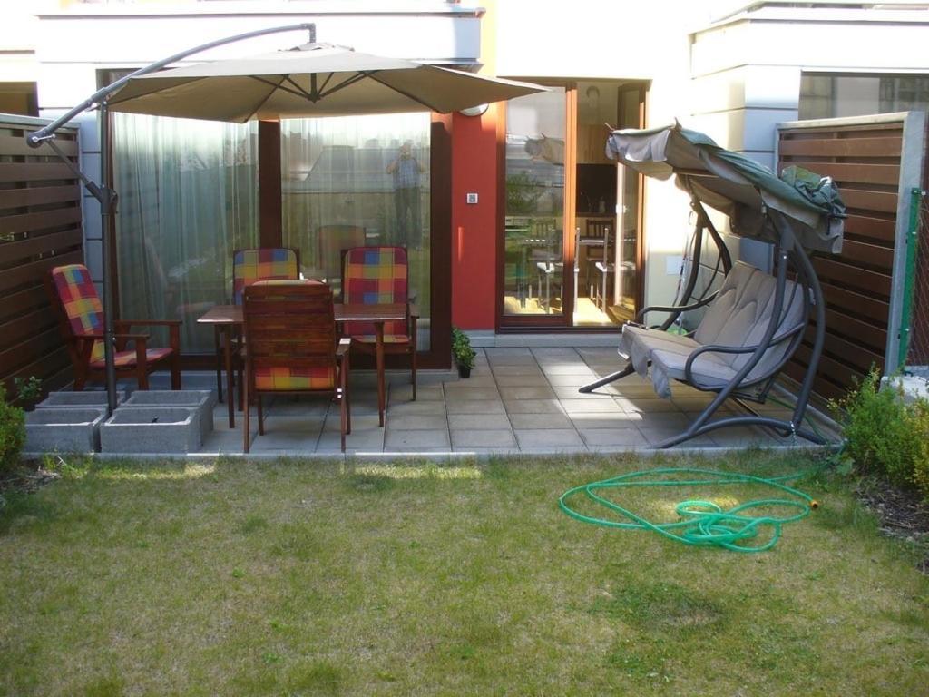 Garden Apartment With Garage In Central Prague Exterior photo