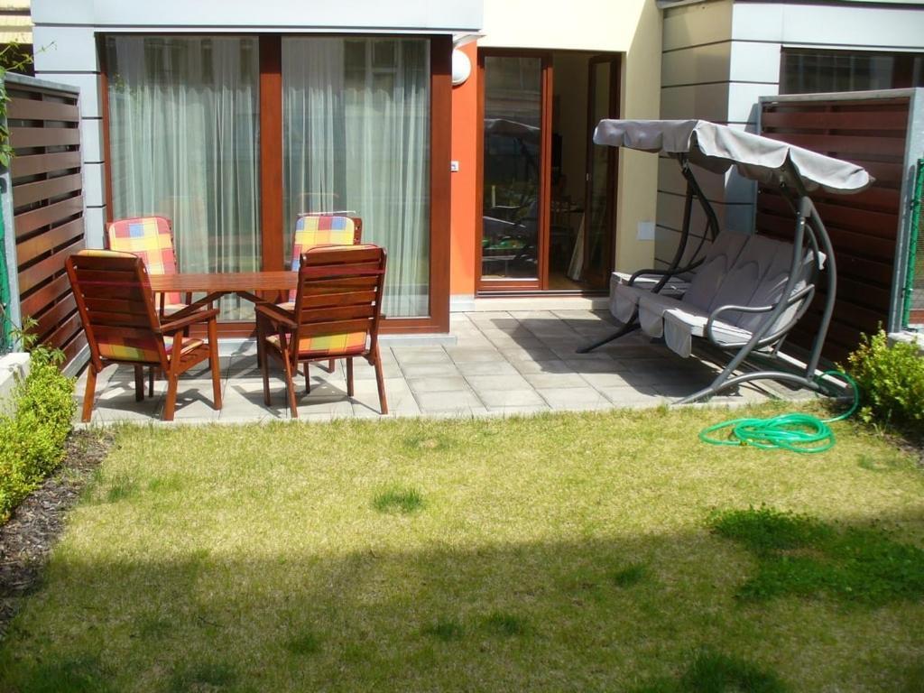 Garden Apartment With Garage In Central Prague Exterior photo